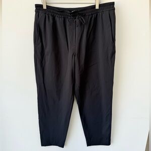 Lululemon Tapered-Leg Mid-Rise Pant 7/8 Length *Luxtreme
Black W5FWDS large